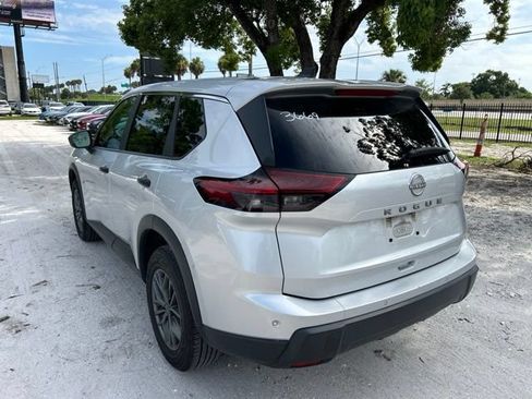 Used 2024 Nissan Rogue S FWD image 3