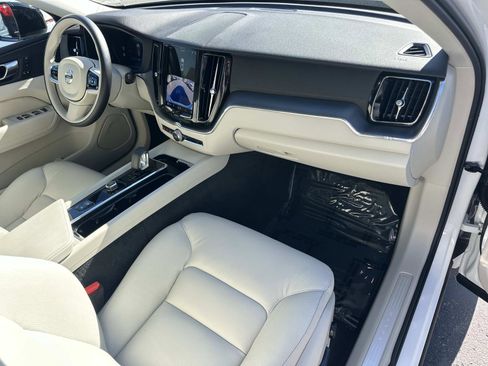 Certified 2025 Volvo XC60 T8 Core w/ Protection Package Premier image 26