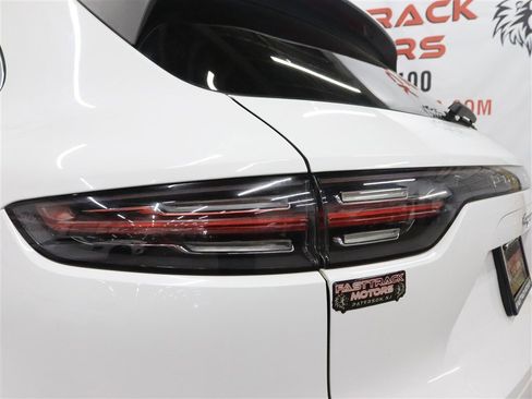 Used 2020 Porsche Cayenne AWD/4WD image 10