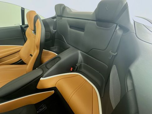 Used 2024 Ferrari Roma Spider RWD image 36