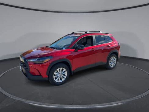 Used 2026 Toyota Corolla Cross LE image 4