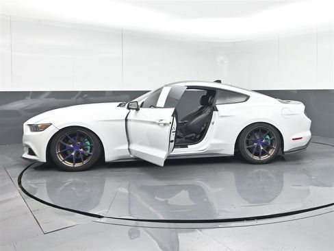Used 2016 Ford Mustang Premium RWD image 37