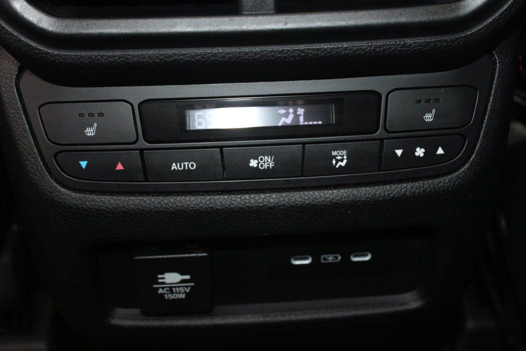 Used 2025 Honda Pilot Black Edition image 56