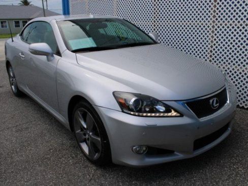 Used 2011 Lexus IS 250C image 9