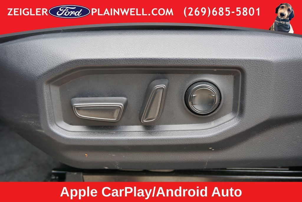 Used 2025 Toyota Tundra Limited AWD/4WD image 16