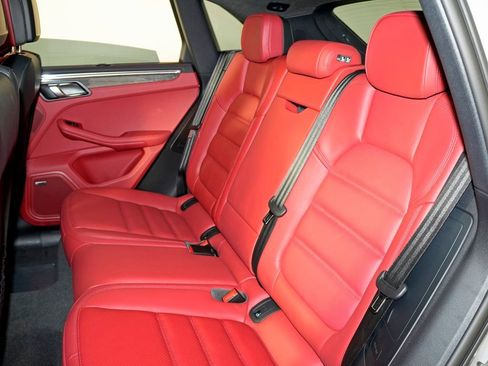 New 2026 Porsche Macan GTS image 34