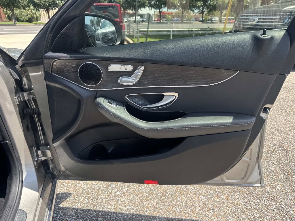 Used 2019 Mercedes-Benz C 300 Sedan image 16