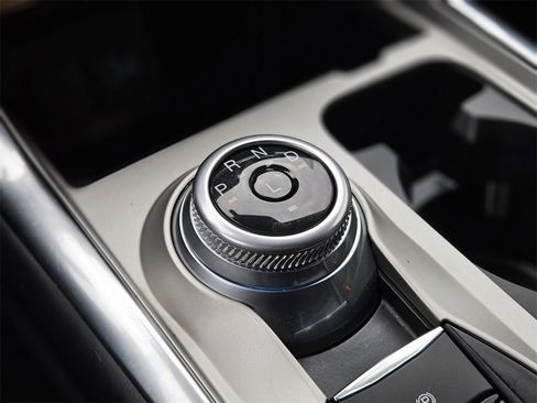 Used 2022 Ford Explorer Limited w/ Equipment Group 301A image 24