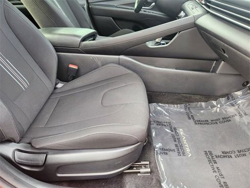 Used 2023 Hyundai Elantra SEL w/ Convenience Package image 17