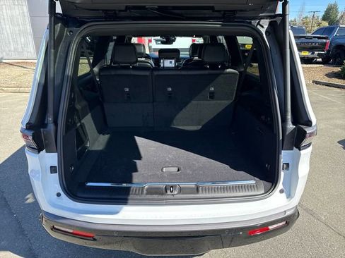 New 2026 Jeep Grand Wagoneer L Summit AWD/4WD image 13