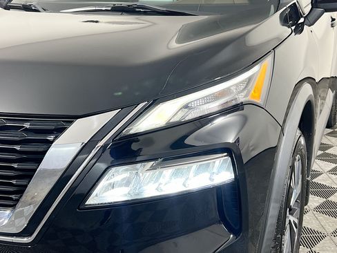Used 2023 Nissan Rogue SV FWD image 11