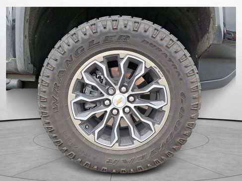 Used 2022 Chevrolet Colorado ZR2 AWD/4WD image 7