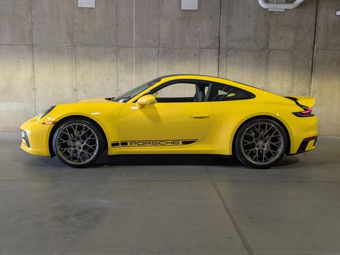 Certified 2022 Porsche 911 Carrera RWD image 2