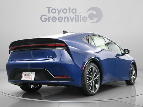 Used 2025 Toyota Prius Limited w/ Limited Premium Package FWD image 16
