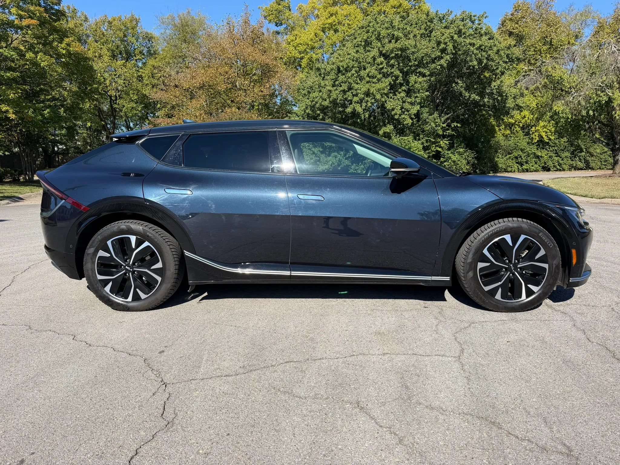 Used 2022 Kia EV6 Wind w/ Wind Technology Package AWD/4WD image 6