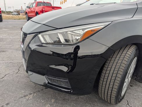 Used 2020 Nissan Versa S image 5