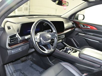 Used 2025 Chevrolet Traverse Z71