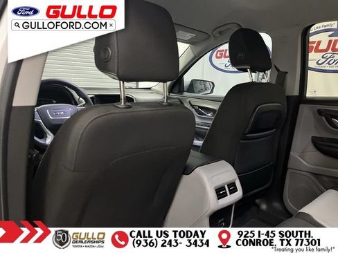 Used 2022 GMC Terrain SLE w/ Driver Convenience Package FWD image 16
