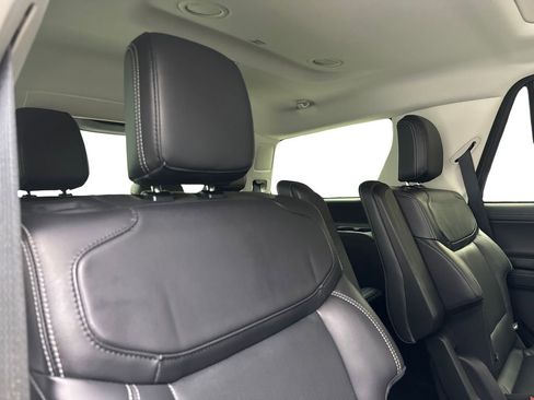 Used 2025 Ford Expedition Platinum AWD/4WD image 45
