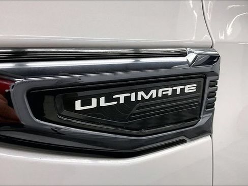 Used 2025 GMC Yukon Denali Ultimate AWD/4WD image 38