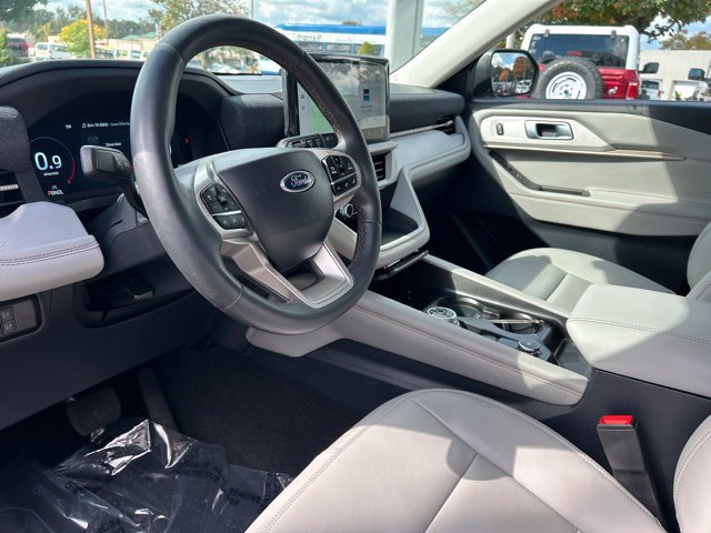 Used 2025 Ford Explorer Active w/ Active Comfort Package AWD/4WD image 19