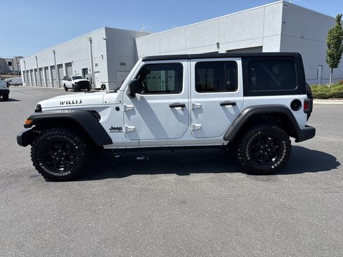 Used 2023 Jeep Wrangler Unlimited Sport AWD/4WD image 6