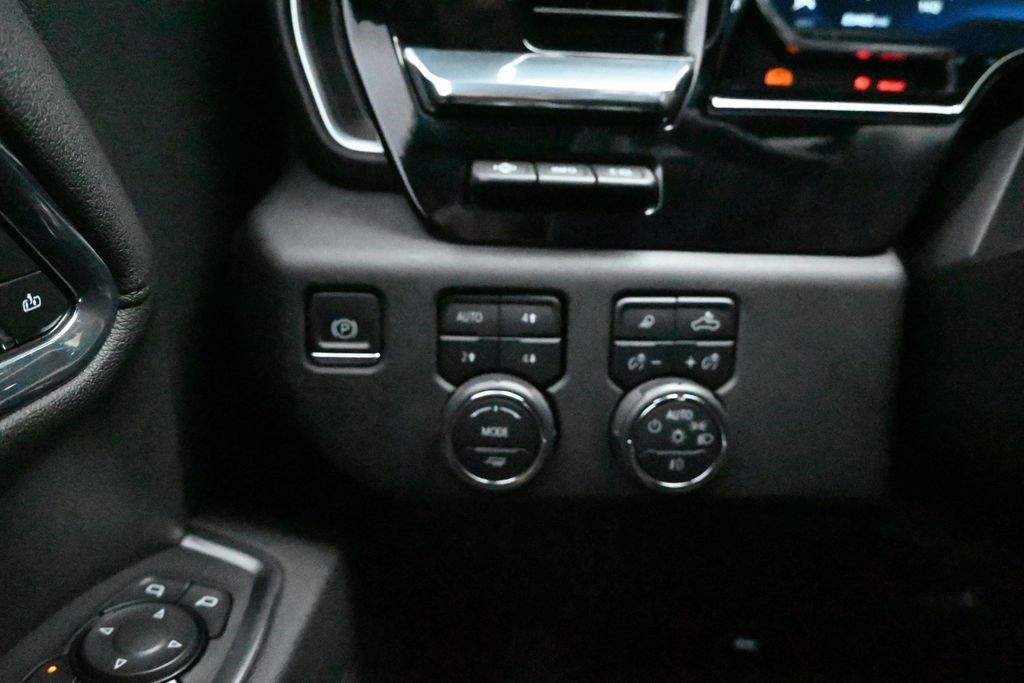Used 2024 Chevrolet Silverado 2500 High Country w/ High Country Premium Package AWD/4WD image 24