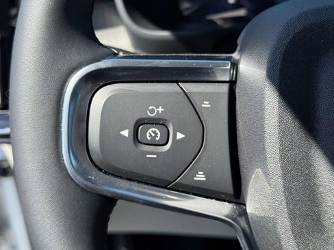 Certified 2023 Volvo XC40 B5 Ultimate w/ Climate Package AWD/4WD image 20