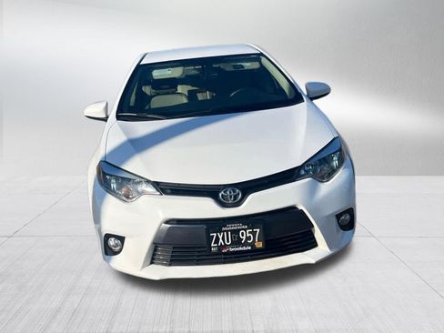 Used 2015 Toyota Corolla LE FWD image 2