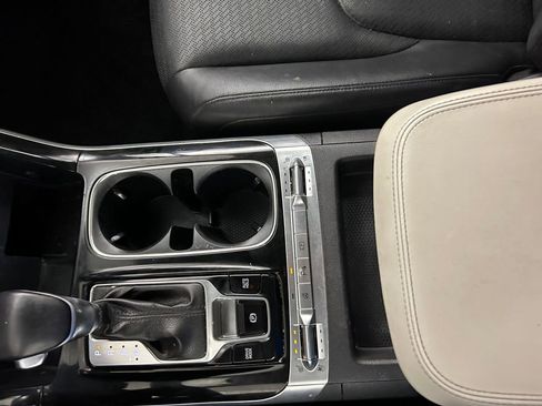 Used 2022 Kia Carnival SX Prestige image 23