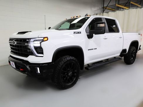 Certified 2025 Chevrolet Silverado 3500 LT w/ Trail Boss Package AWD/4WD image 17