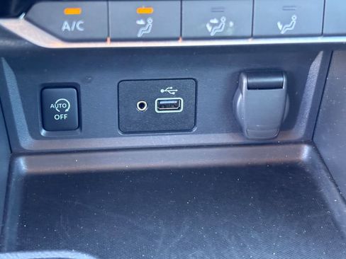 Used 2024 Nissan Sentra S FWD image 31