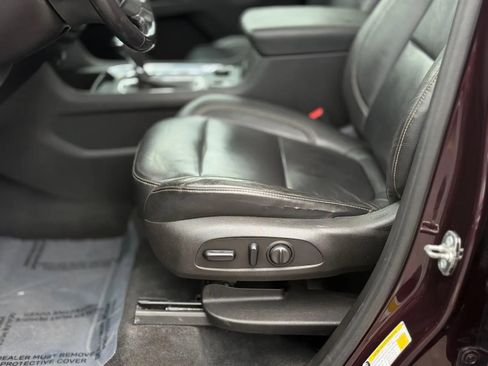 Used 2018 Chevrolet Traverse LT w/ LPO, Floor Liner Package AWD/4WD image 32