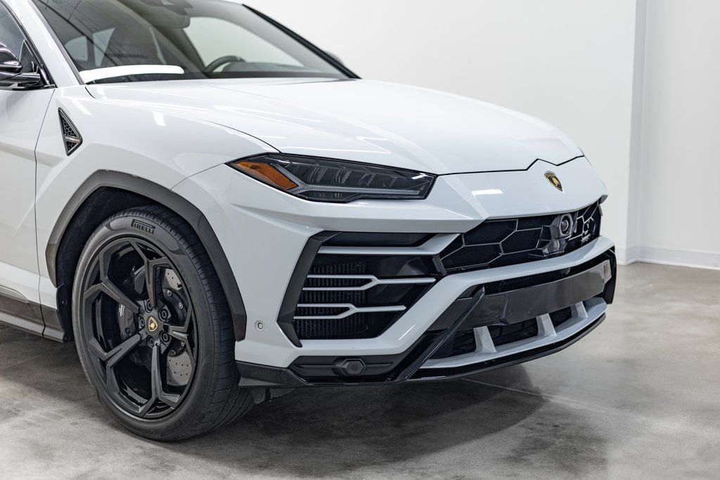 Used 2021 Lamborghini Urus AWD/4WD image 2
