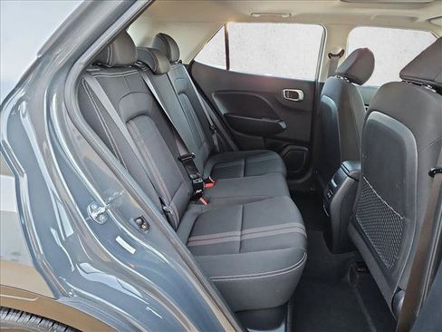 Used 2025 Hyundai Venue SEL FWD image 20