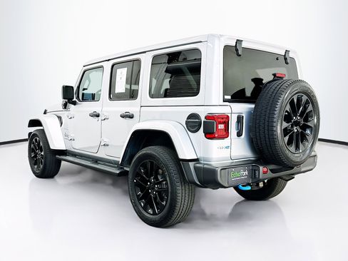 Used 2023 Jeep Wrangler Unlimited Sahara w/ Cold Weather Group AWD/4WD image 5
