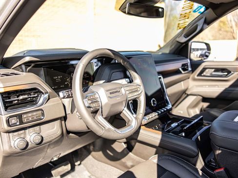 Used 2026 GMC Yukon Denali w/ Sun & Power Step Package image 21