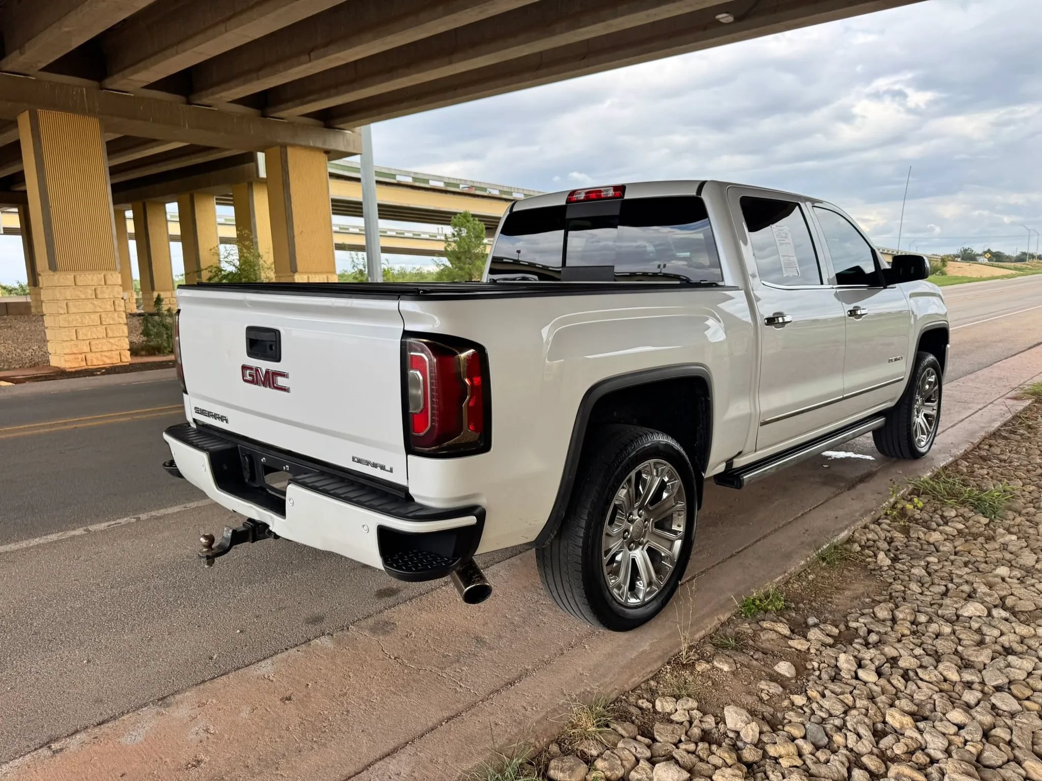 Used 2018 GMC Sierra 1500 Denali w/ Denali Ultimate Package AWD/4WD image 3