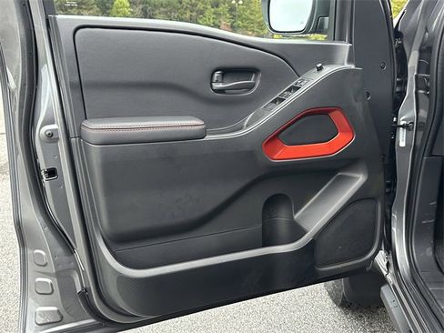 New 2026 Nissan Frontier PRO-4X w/ Pro-4x Convenience Package image 11