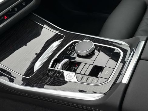 New 2026 BMW X5 xDrive40i w/ M Sport Package AWD/4WD image 21