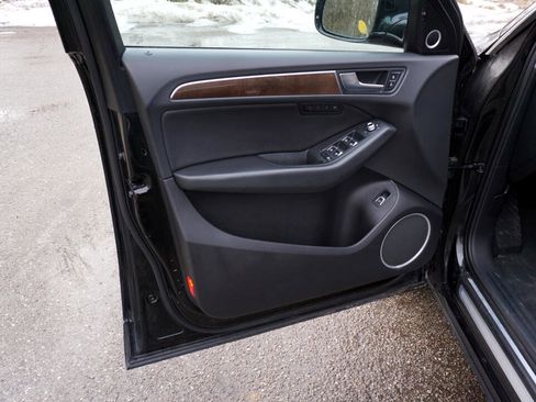 Used 2016 Audi Q5 2.0T Premium Plus w/ Technology Package image 28