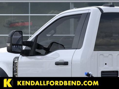 New 2025 Ford F550 4x4 Regular Cab Super Duty image 13