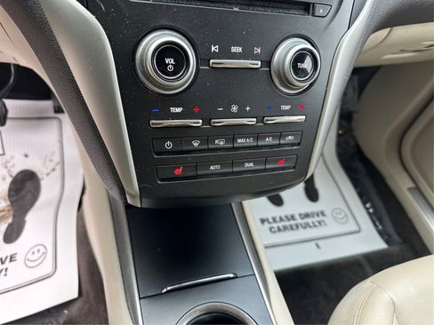 Used 2017 Lincoln MKC Premiere image 32