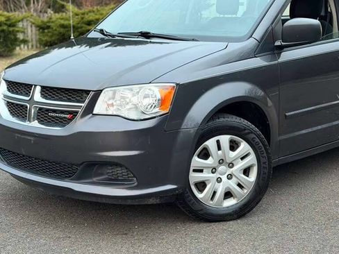Used 2015 Dodge Grand Caravan American Value Package image 3