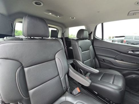 Used 2023 GMC Acadia SLT FWD image 16