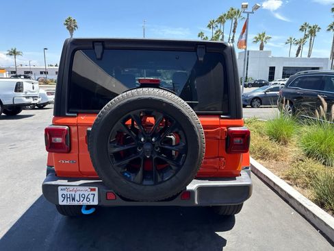 Used 2023 Jeep Wrangler Unlimited Sahara AWD/4WD image 12