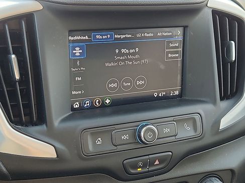 Certified 2022 GMC Terrain SLE image 17