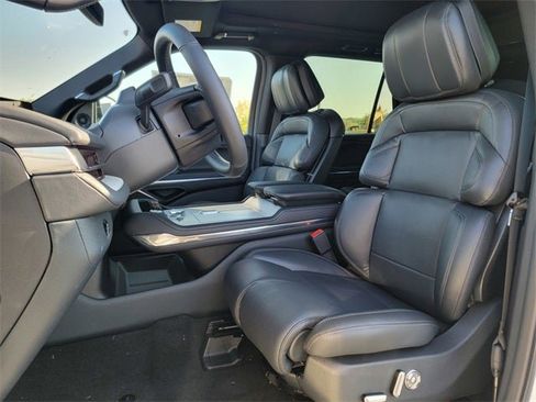 New 2025 Lincoln Navigator Reserve w/ Jet Appearance Package image 19