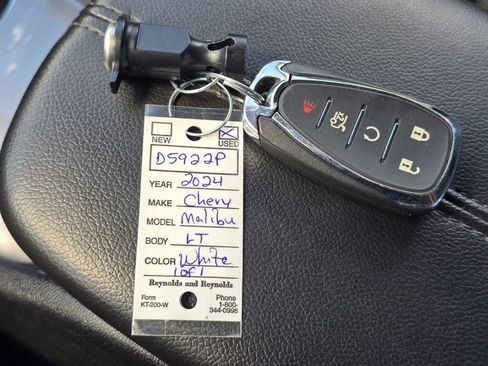 Used 2024 Chevrolet Malibu LT FWD image 33