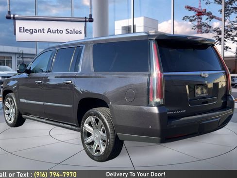 Used 2017 Cadillac Escalade ESV Premium Luxury AWD/4WD image 7